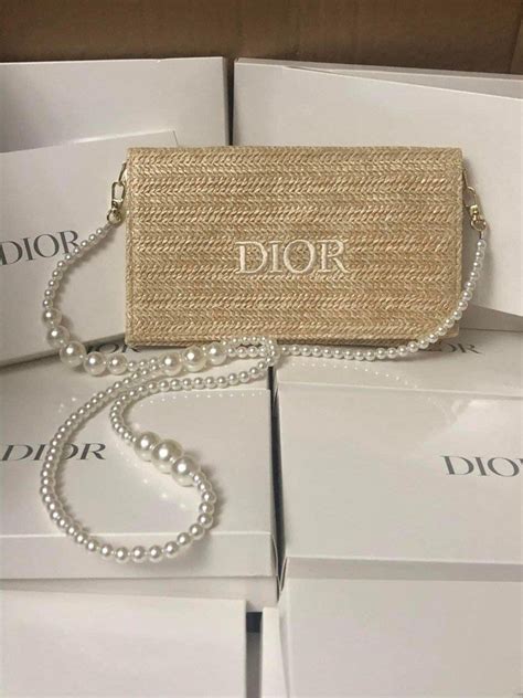 dior complimentary pouch|Dior pouch price.